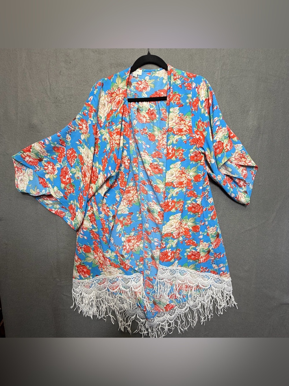 M/L Umgee blue Kimono Wrap
Blue flower